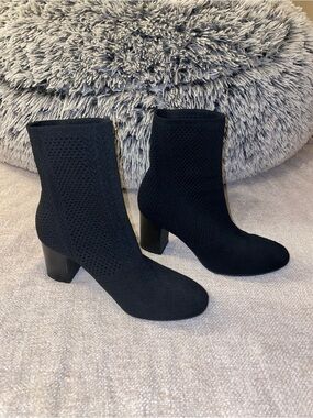 Born Meggs Black Stretch Knit Sock Booties Size 7 - Block Heel